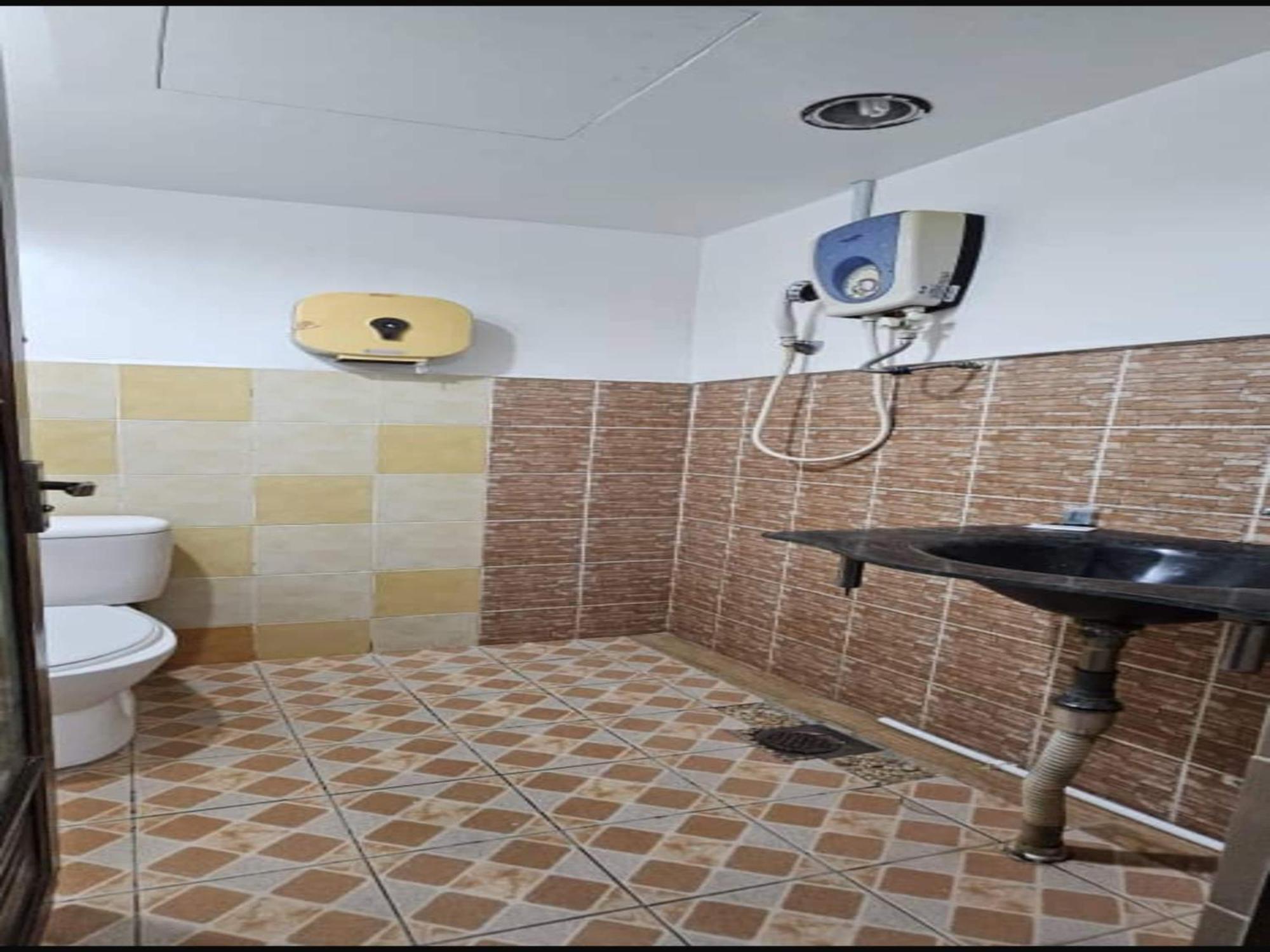 Oyo 90979 Sianglory Inn Kota Kinabalu Ngoại thất bức ảnh