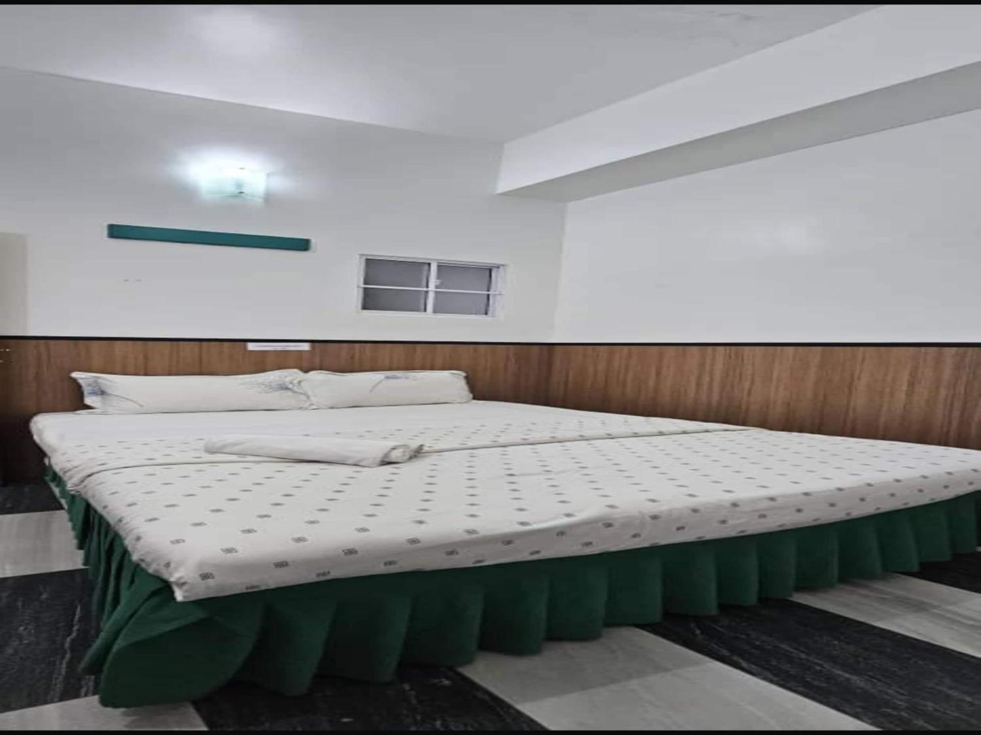 Oyo 90979 Sianglory Inn Kota Kinabalu Ngoại thất bức ảnh
